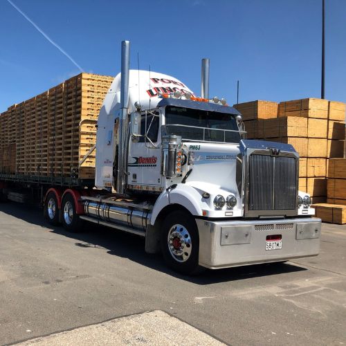 how many pallets fit on a truck australia